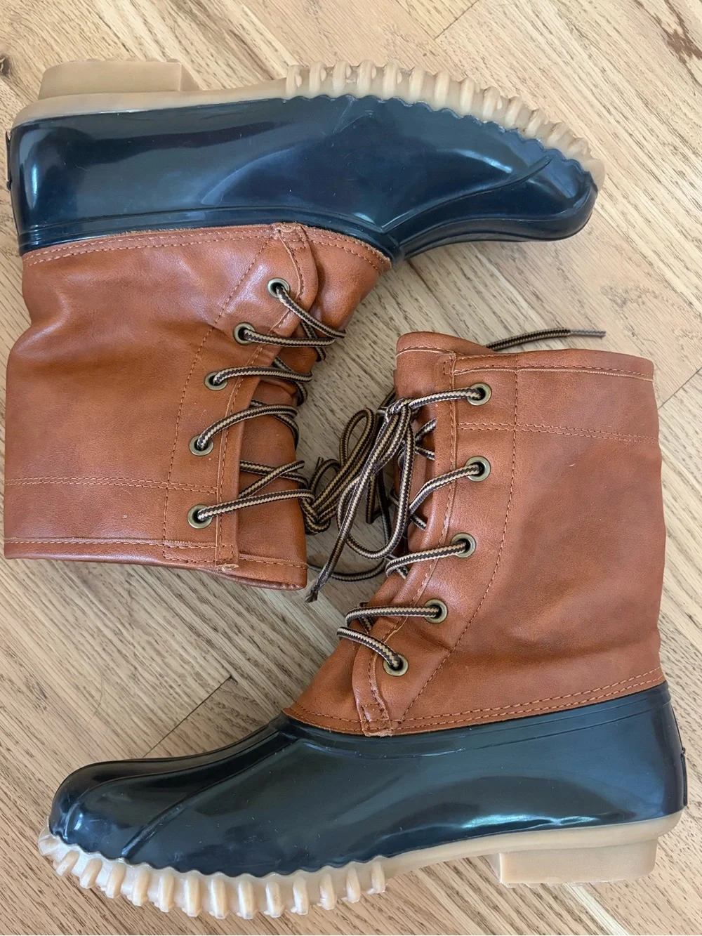 Duck Boots “Arianna“ Brown/Black Classic Waterproof Lace-Up Boots. Size 7M